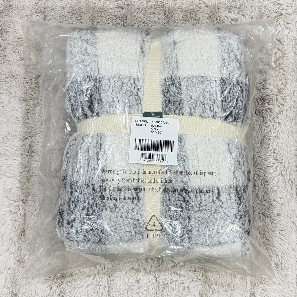 L.L. Bean Cozy Plush Throw, Plaid - Picture 7 of 8